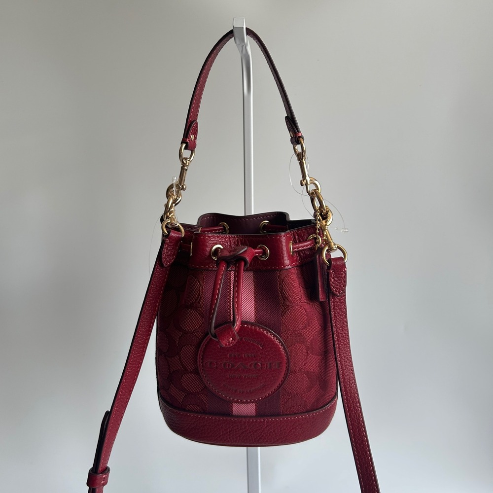 Coach Dempsey 15 Apple Red Jacquard Leather Bucket Bag Excellent‎